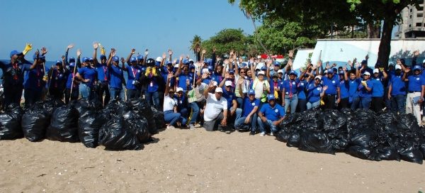 El ISSFFAA realiza jornada de limpieza y reciclaje
