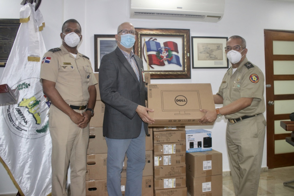 ISSFFAA realiza donación de computadoras al Hospital Central de las Fuerzas Armadas